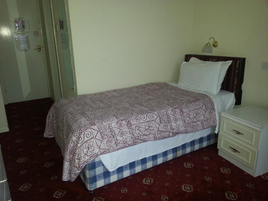 The Rams Lodge Manchester Extérieur photo